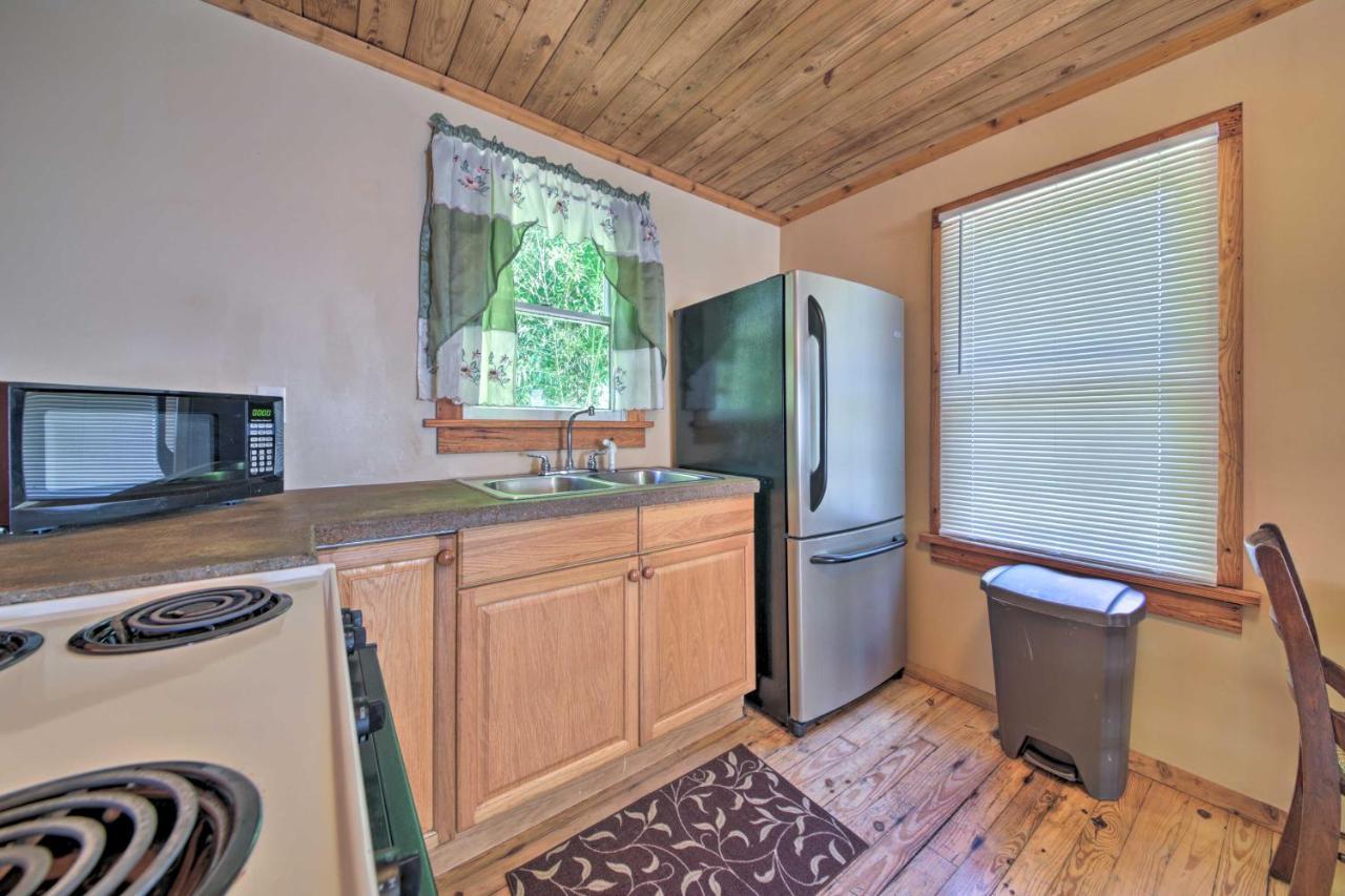 Pet-Friendly Cottage With Fire Pit - 3 Mi To Siu! Carbondale Exterior photo