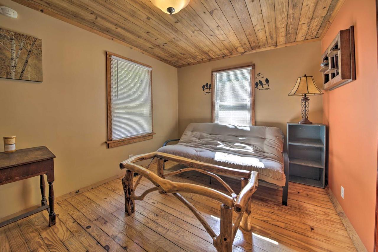 Pet-Friendly Cottage With Fire Pit - 3 Mi To Siu! Carbondale Exterior photo