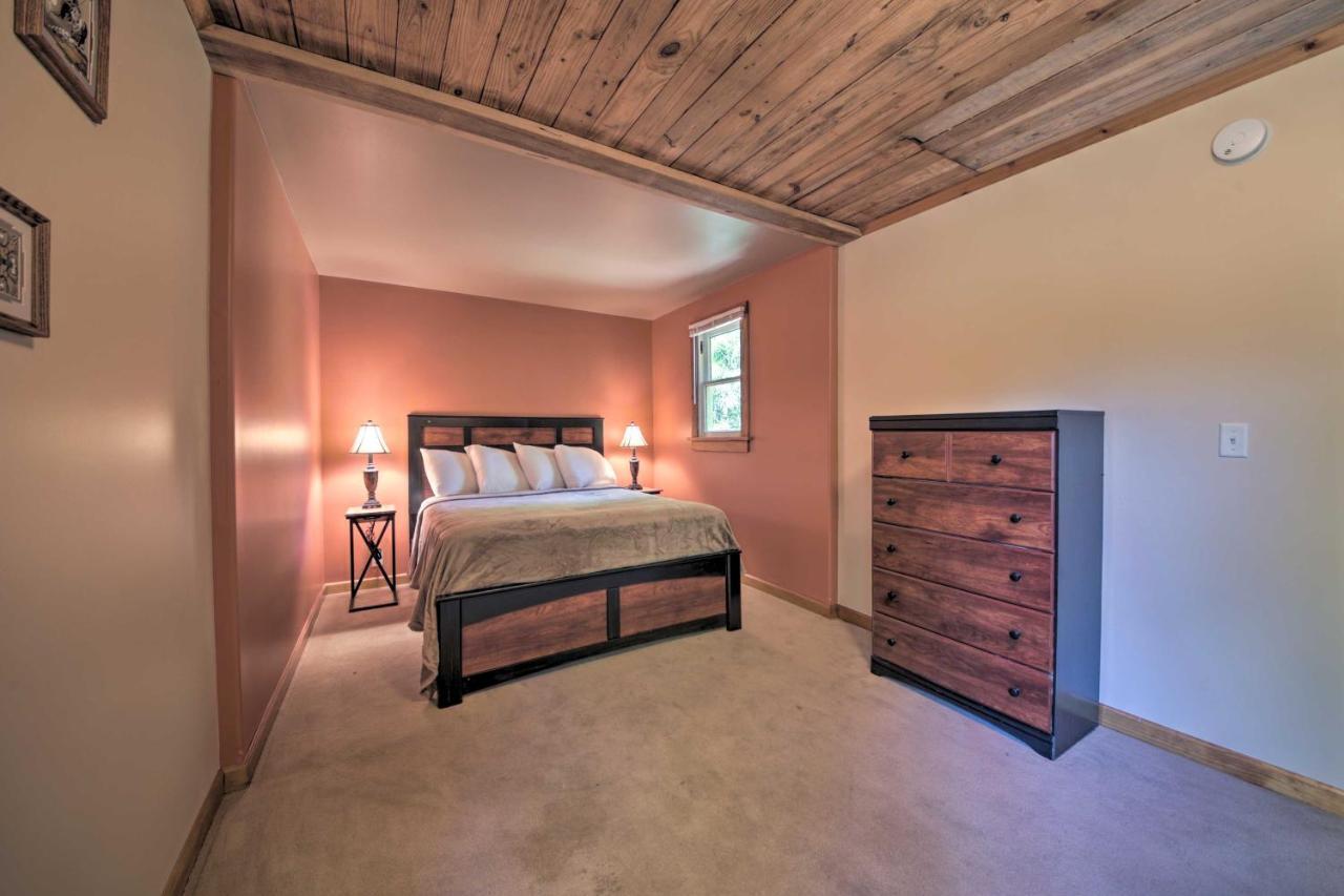 Pet-Friendly Cottage With Fire Pit - 3 Mi To Siu! Carbondale Exterior photo