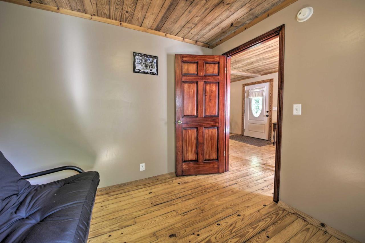 Pet-Friendly Cottage With Fire Pit - 3 Mi To Siu! Carbondale Exterior photo